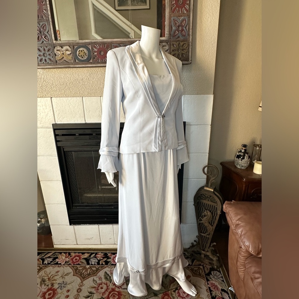 MONTAGE by Mon Cheri 2PC long maxi gown & jacket rhinestone accent formal size 8